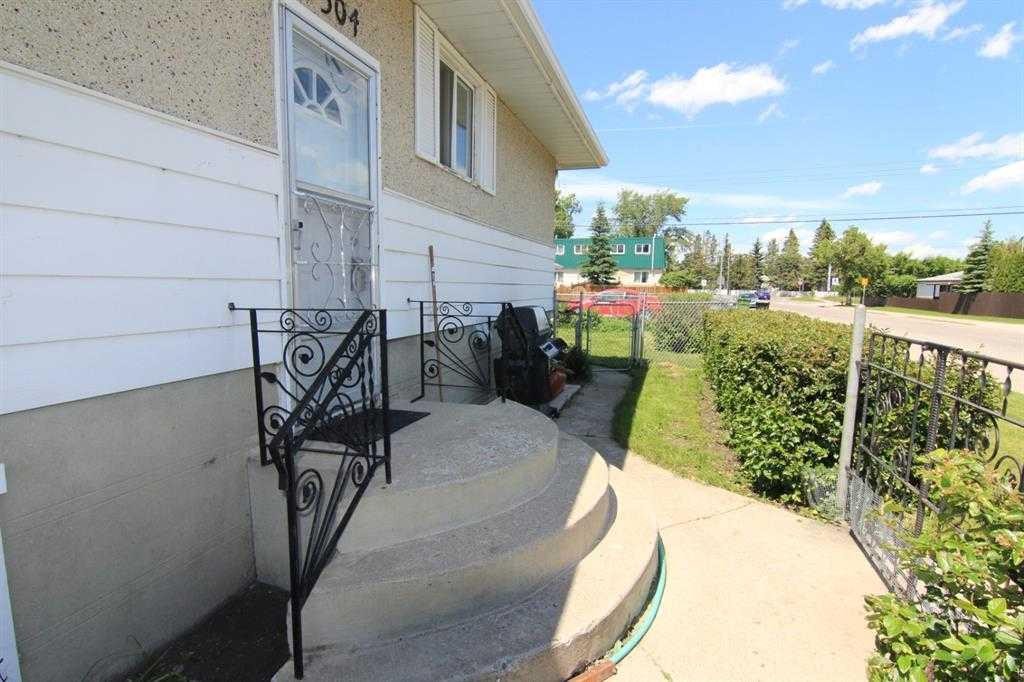 Basement Unit-7504 39 Avenue Nw, Calgary, AB