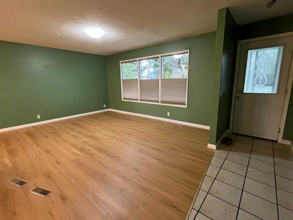 5820 Rundlehorn Drive Ne, Calgary, AB - Indoor Photo Showing Other Room