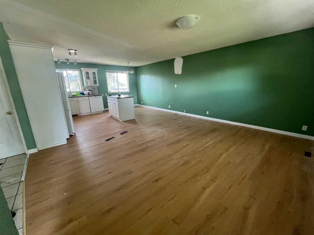 5820 Rundlehorn Drive Ne, Calgary, AB - Indoor Photo Showing Other Room