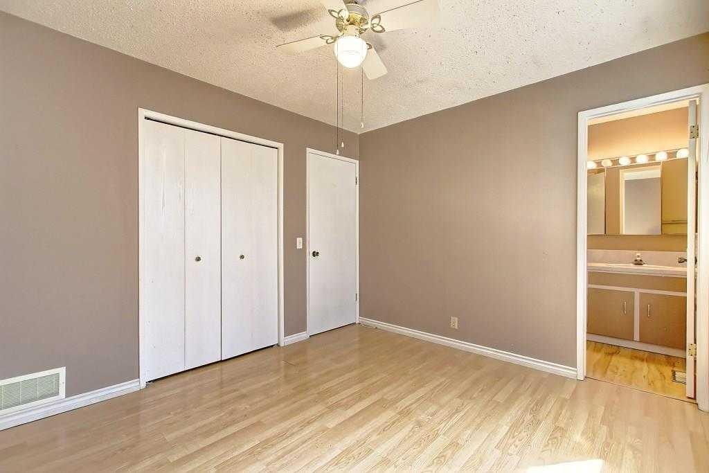 5820 Rundlehorn Drive Ne, Calgary, AB - Indoor Photo Showing Other Room