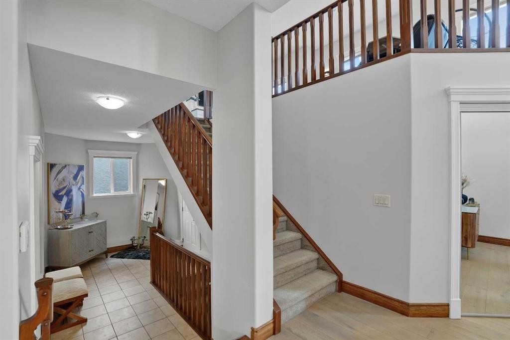 45 Sherwood View Nw, Calgary, AB - Indoor Photo Showing Other Room