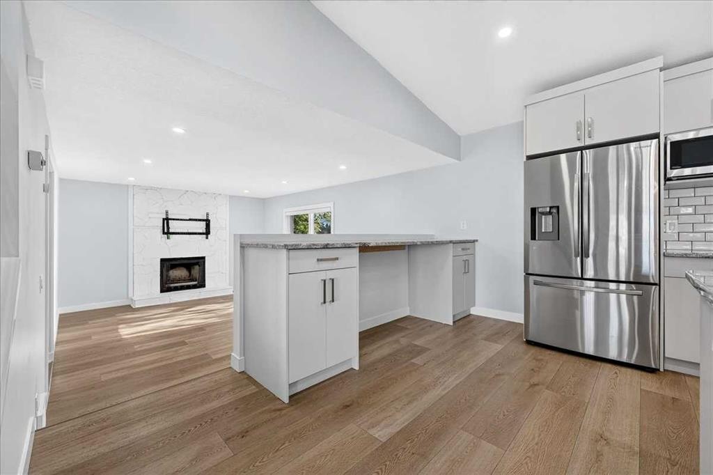 55 Whitehaven Crescent Ne, Calgary, AB - Indoor Photo Showing Kitchen