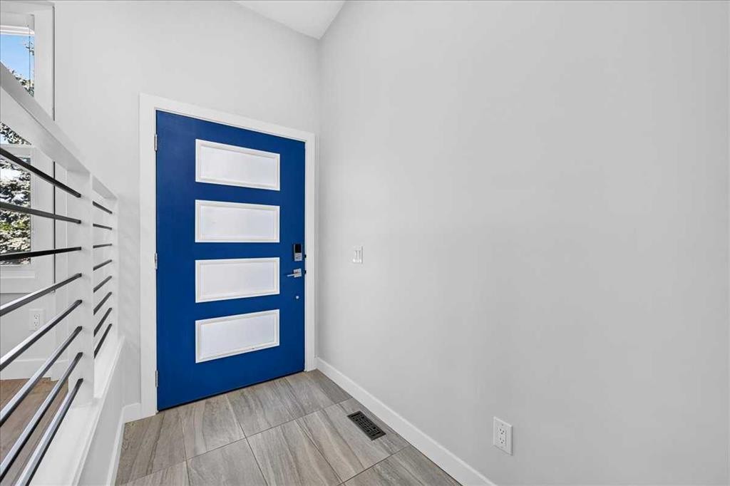 55 Whitehaven Crescent Ne, Calgary, AB - Indoor Photo Showing Other Room