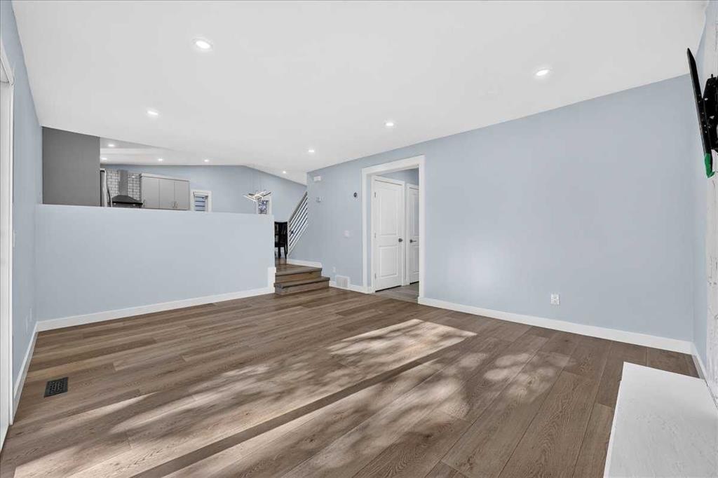 55 Whitehaven Crescent Ne, Calgary, AB - Indoor Photo Showing Other Room
