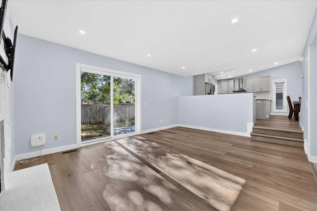 55 Whitehaven Crescent Ne, Calgary, AB - Indoor