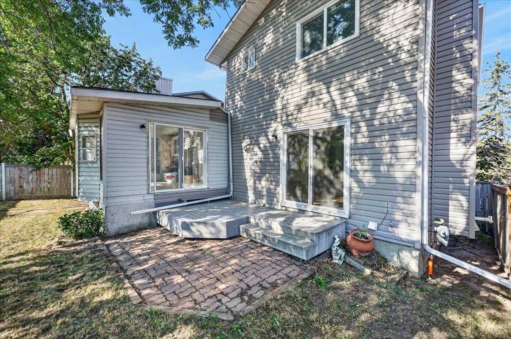 55 Whitehaven Crescent Ne, Calgary, AB - Outdoor