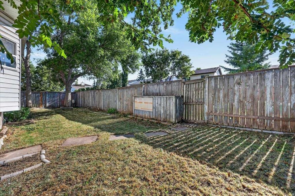 55 Whitehaven Crescent Ne, Calgary, AB - Outdoor