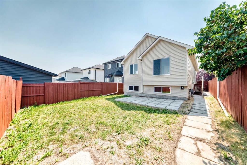76 Coville Close Ne, Calgary, AB - Outdoor