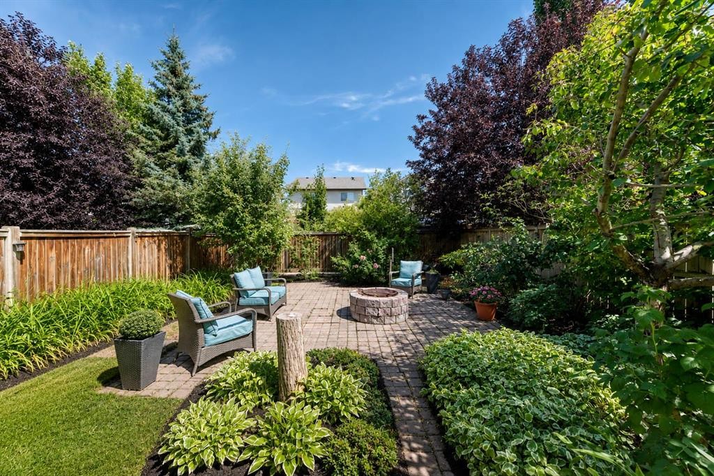 182 Cranfield Manor Se, Calgary, AB - Outdoor
