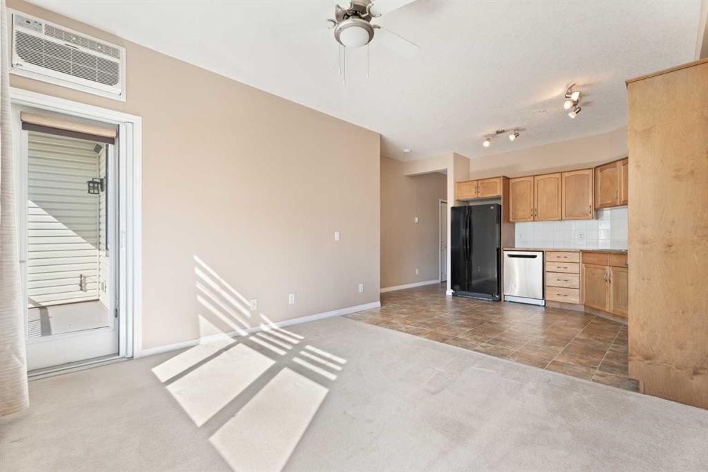 215-43 Sunrise Loop Se, High River, AB - Indoor Photo Showing Kitchen