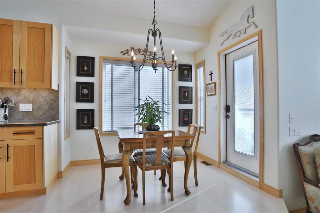 92 Sherwood Rise Nw, Calgary, AB - Indoor Photo Showing Other Room