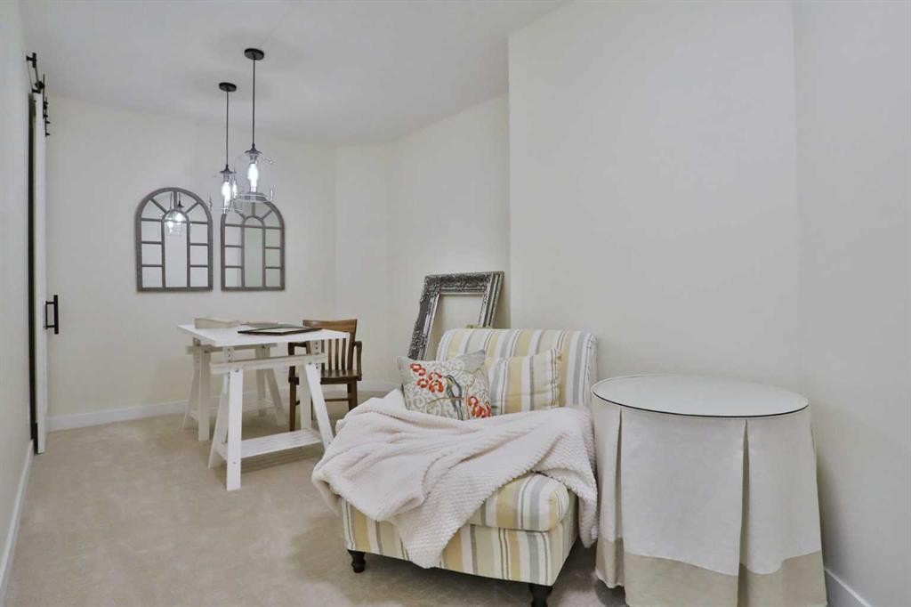 92 Sherwood Rise Nw, Calgary, AB - Indoor