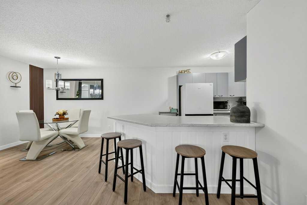 2207-12 Cimarron Common, Okotoks, AB - Indoor Photo Showing Kitchen