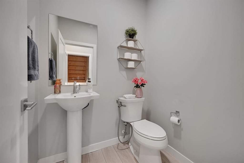 1265 Carrington Boulevard Nw, Calgary, AB - Indoor Photo Showing Bathroom