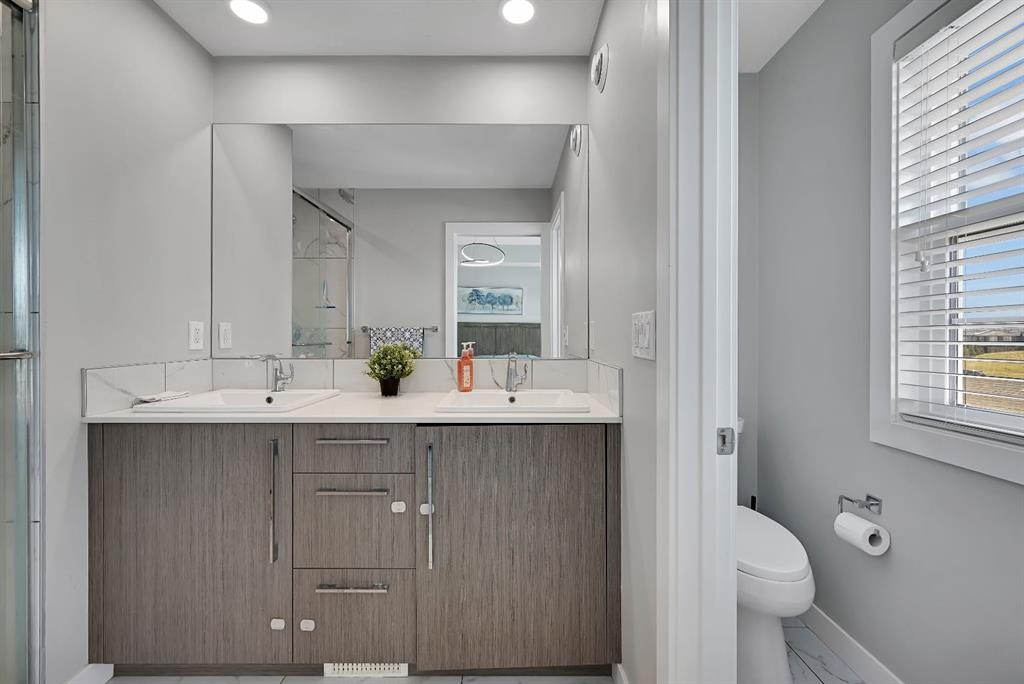 1265 Carrington Boulevard Nw, Calgary, AB - Indoor Photo Showing Bathroom