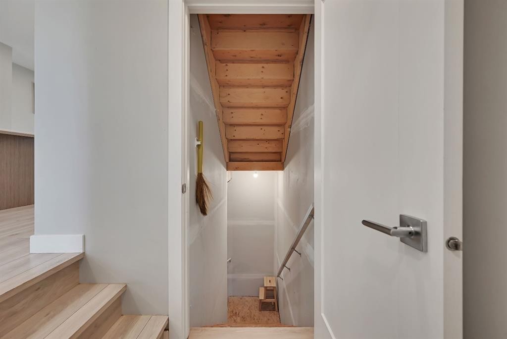 1265 Carrington Boulevard Nw, Calgary, AB - Indoor