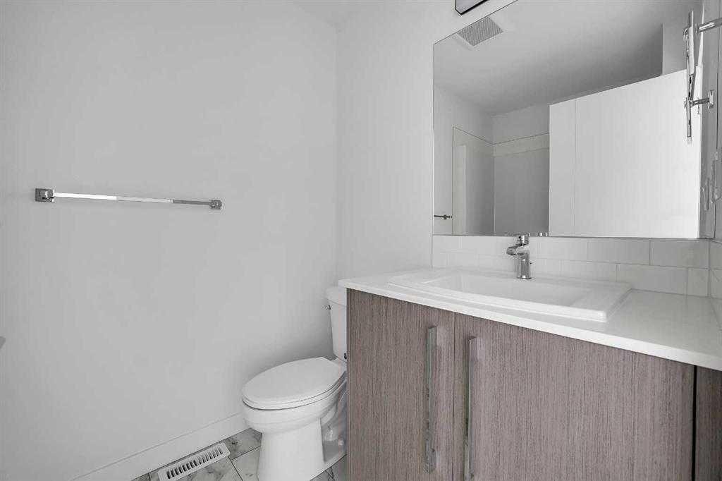 693 Savanna Boulevard Ne, Calgary, AB - Indoor Photo Showing Bathroom