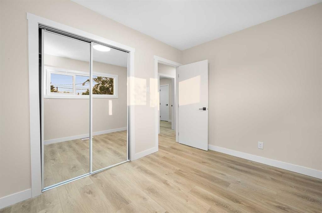 2231 40 Street Se, Calgary, AB - Indoor Photo Showing Other Room