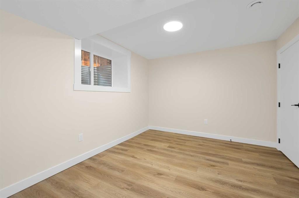 2231 40 Street Se, Calgary, AB - Indoor Photo Showing Other Room