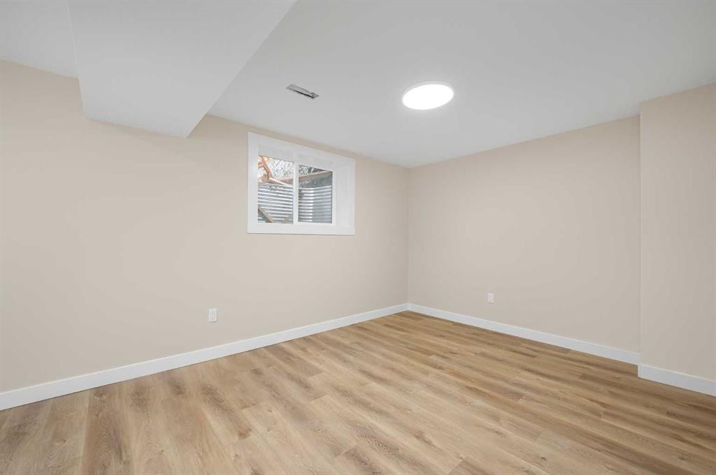 2231 40 Street Se, Calgary, AB - Indoor Photo Showing Other Room
