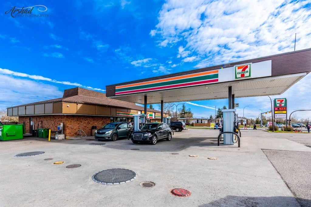 2231 40 Street Se, Calgary, AB - Outdoor