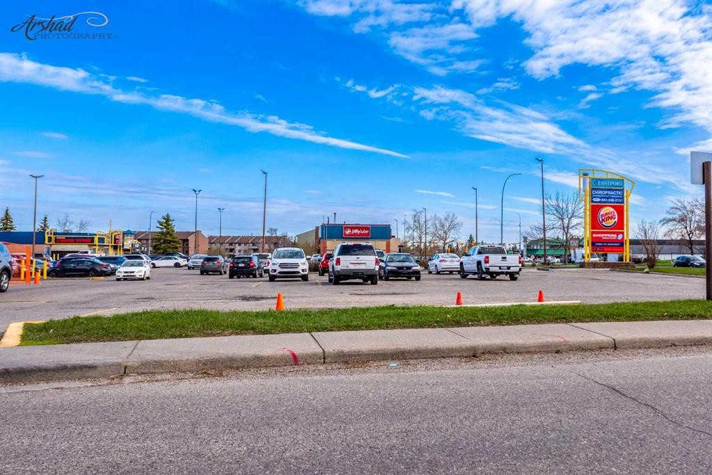 2231 40 Street Se, Calgary, AB - Outdoor