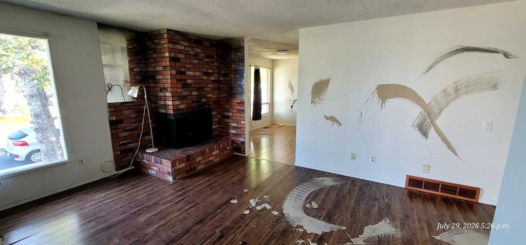 176 Penbrooke Close Se, Calgary, AB - Indoor With Fireplace