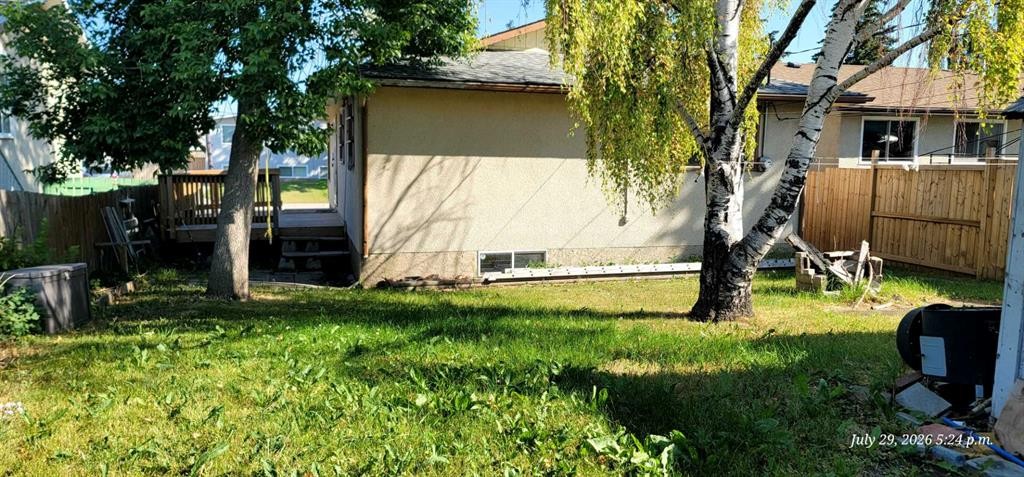 176 Penbrooke Close Se, Calgary, AB - Outdoor