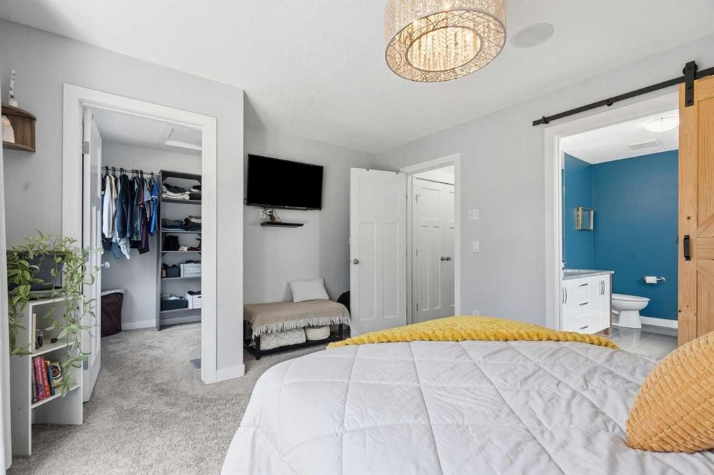 1-2432 24A Street Sw, Calgary, AB - Indoor Photo Showing Bathroom