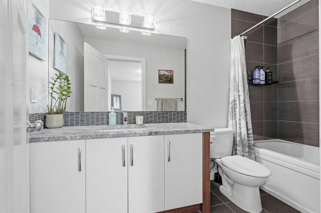 1-2432 24A Street Sw, Calgary, AB - Indoor Photo Showing Laundry Room