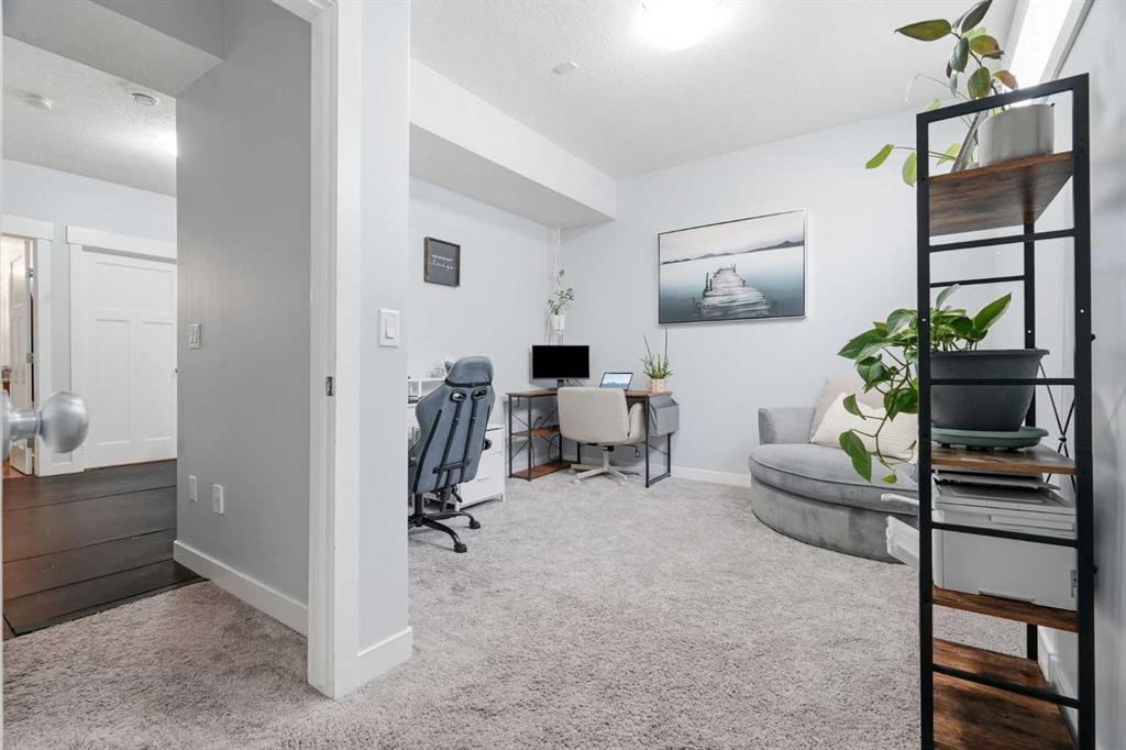 1-2432 24A Street Sw, Calgary, AB - Outdoor
