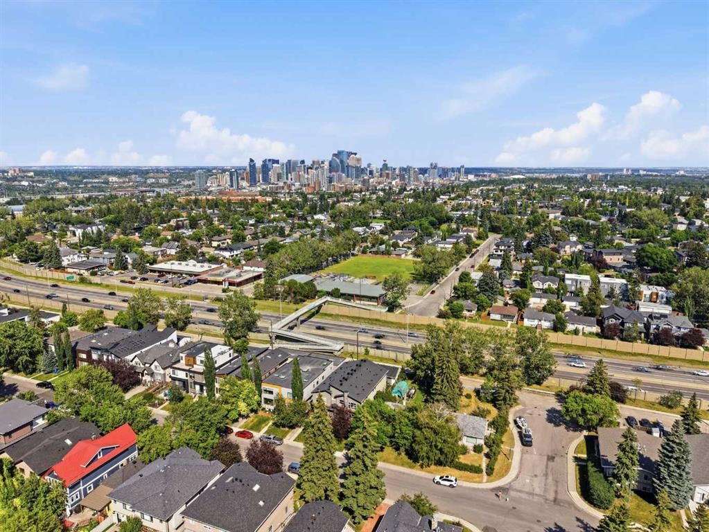 1-2432 24A Street Sw, Calgary, AB - Outdoor With View