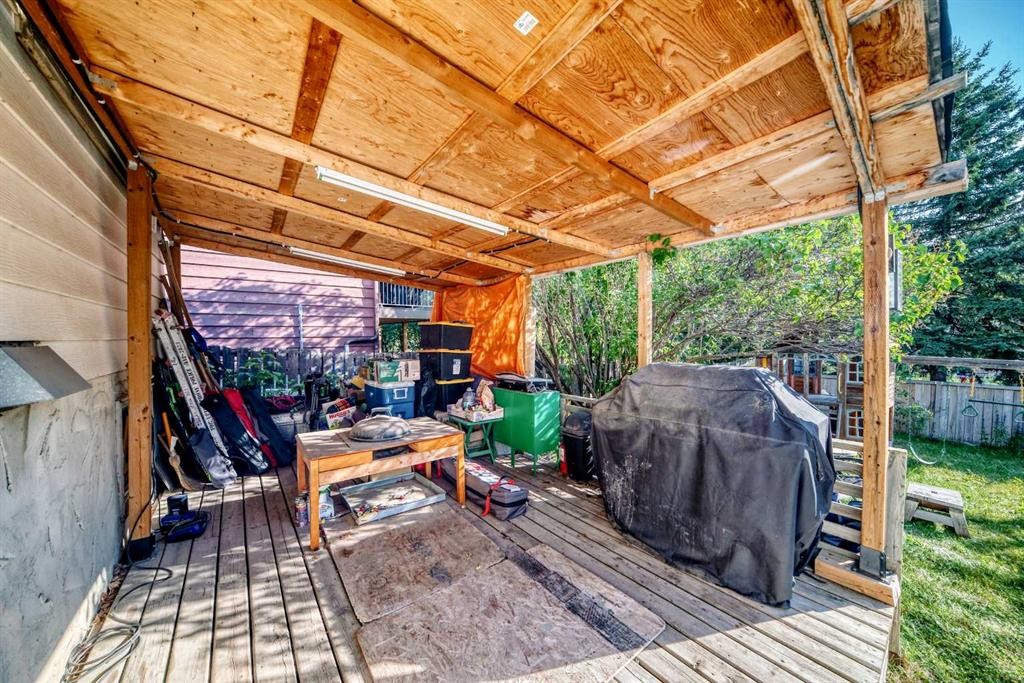 179 Deer Ridge Way Se, Calgary, AB - Indoor Photo Showing Other Room