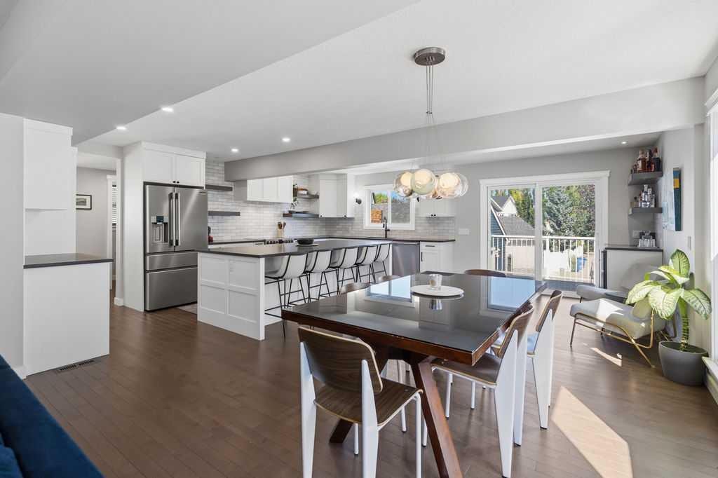 87 Couture Crescent Sw, Calgary, AB - Indoor Photo Showing Dining Room