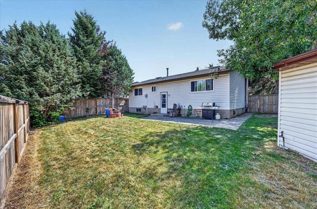 136 Templeview Place Ne, Calgary, AB - Outdoor With Exterior