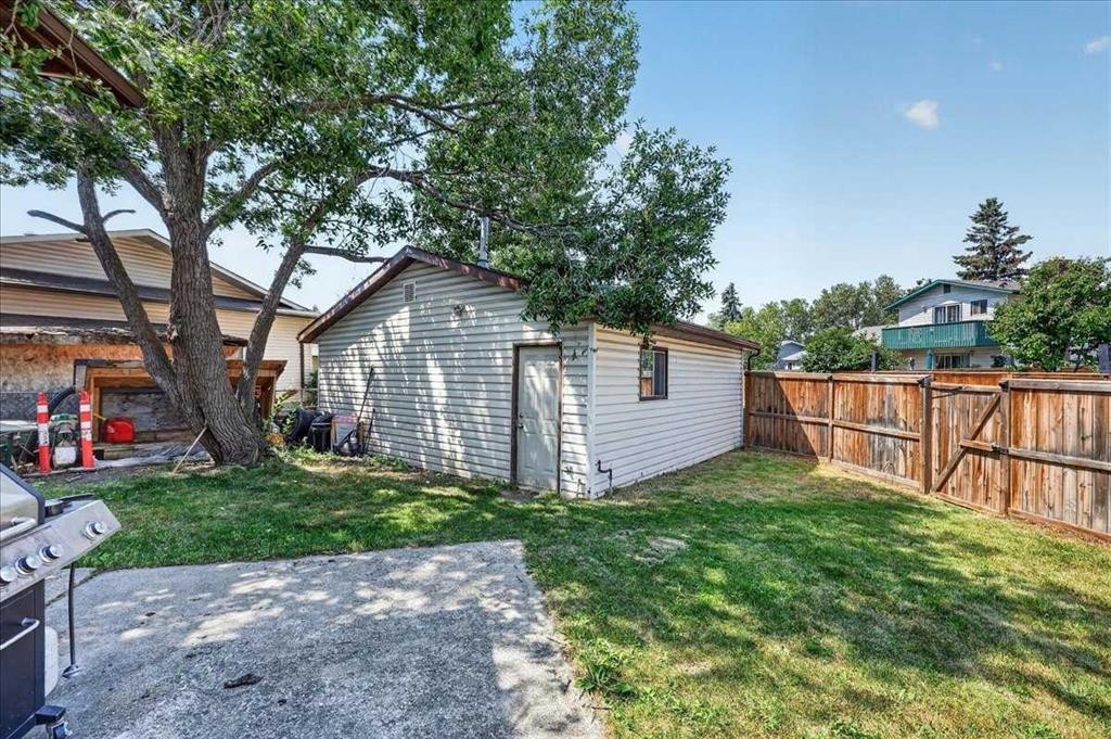 136 Templeview Place Ne, Calgary, AB - Outdoor