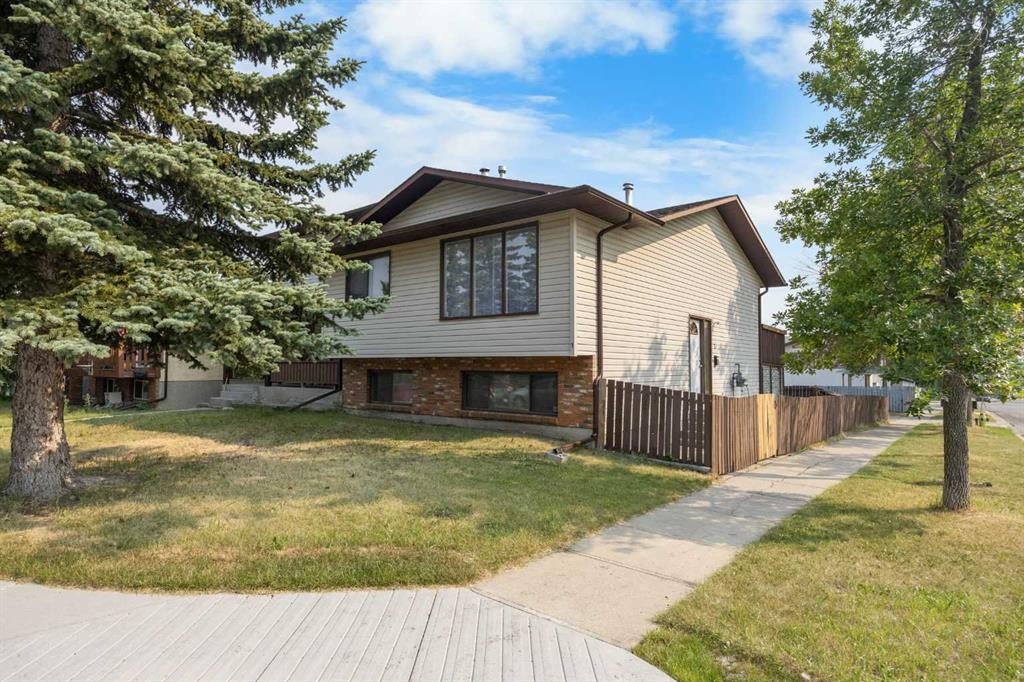 1 Edgewood Drive Nw, Calgary, AB - Outdoor