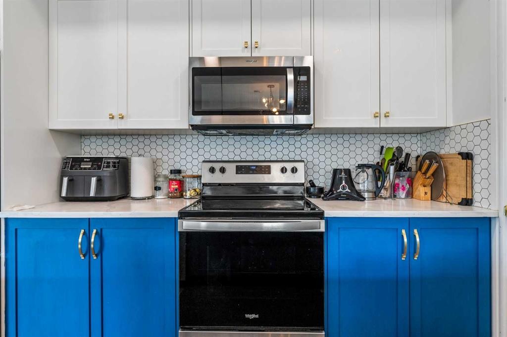4367 Seton Drive Se, Calgary, AB - Indoor Photo Showing Kitchen With Upgraded Kitchen