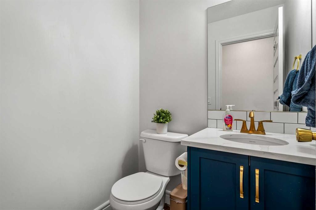 4367 Seton Drive Se, Calgary, AB - Indoor Photo Showing Bathroom