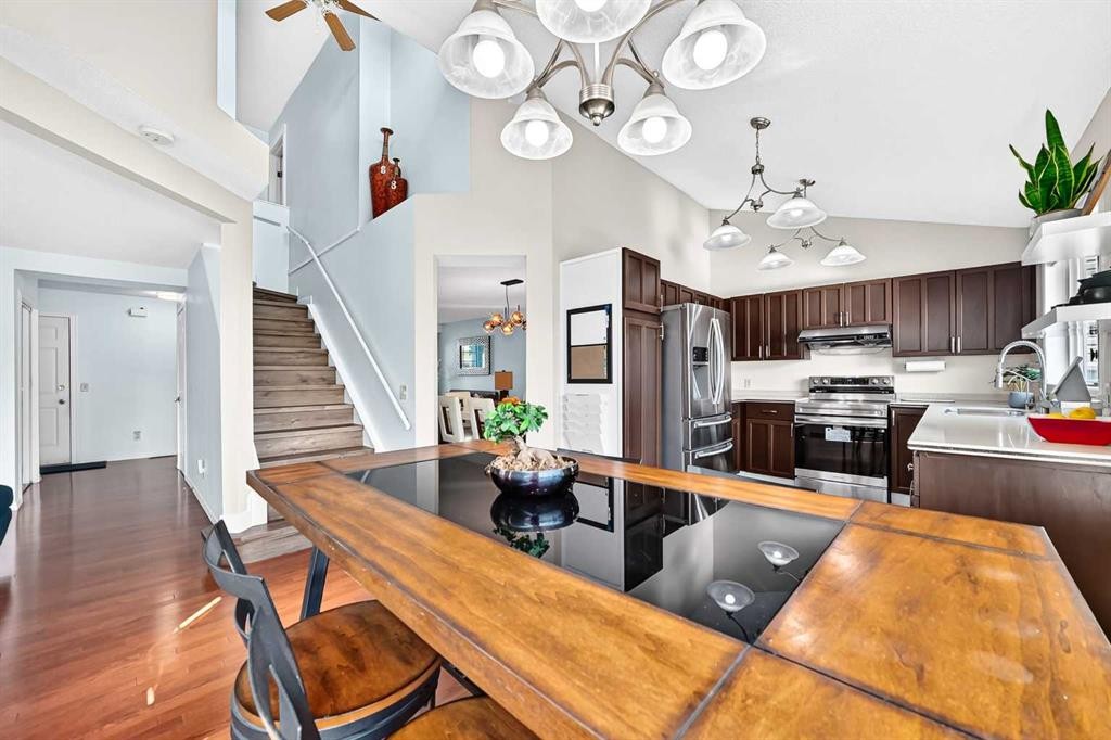 144 Riverstone Crescent Se, Calgary, AB - Indoor