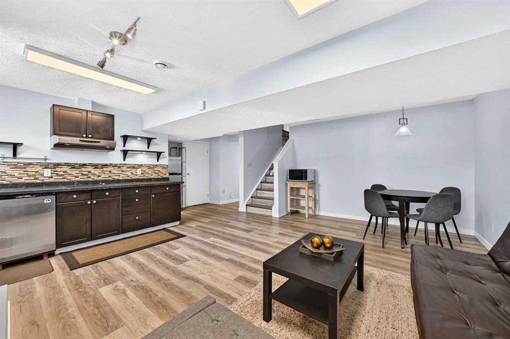 144 Riverstone Crescent Se, Calgary, AB - Indoor