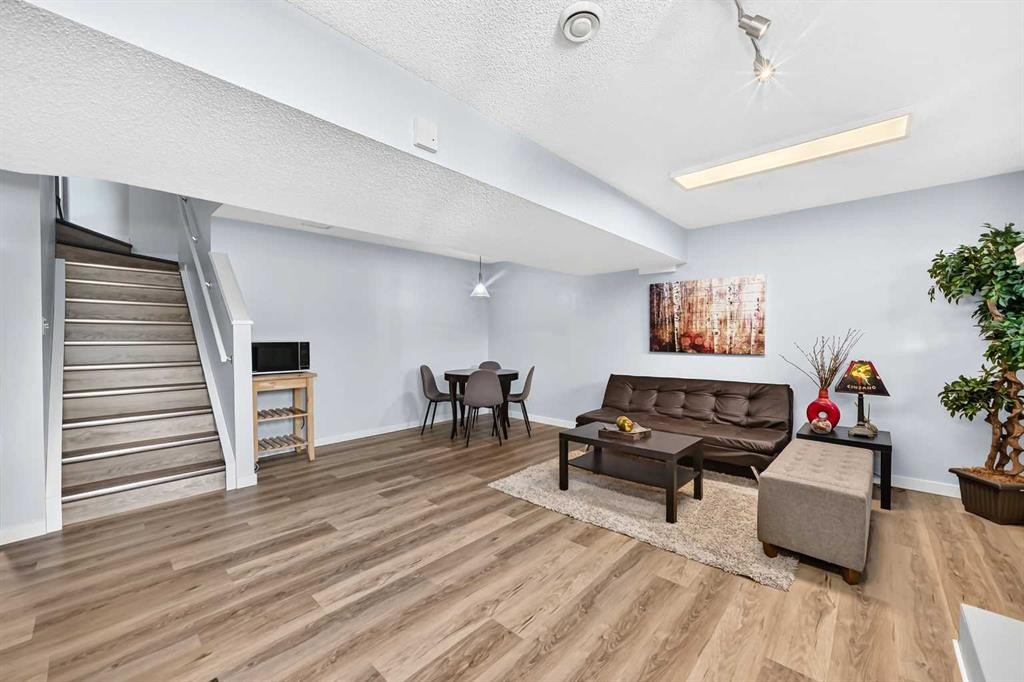 144 Riverstone Crescent Se, Calgary, AB - Indoor