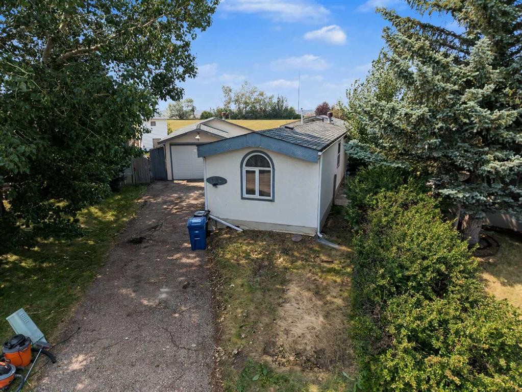 145 Spring Haven Mews Se, Airdrie, AB - Outdoor