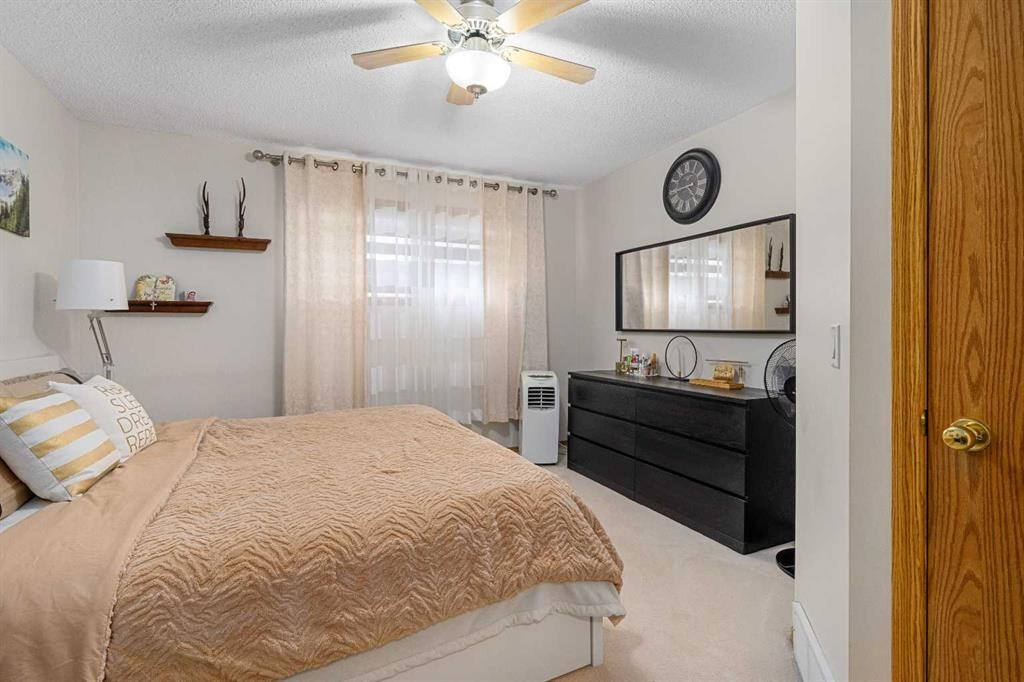160 Millview Green Sw, Calgary, AB - Indoor Photo Showing Bedroom