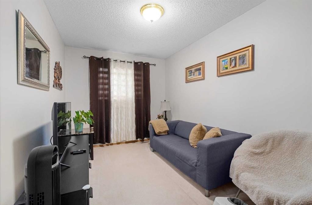 160 Millview Green Sw, Calgary, AB - Indoor