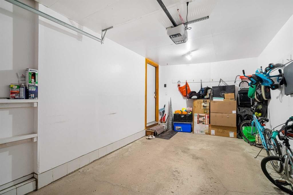160 Millview Green Sw, Calgary, AB - Indoor Photo Showing Garage