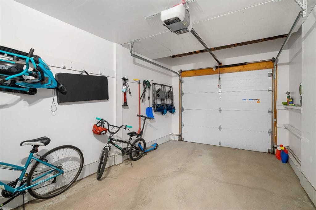 160 Millview Green Sw, Calgary, AB - Indoor Photo Showing Garage