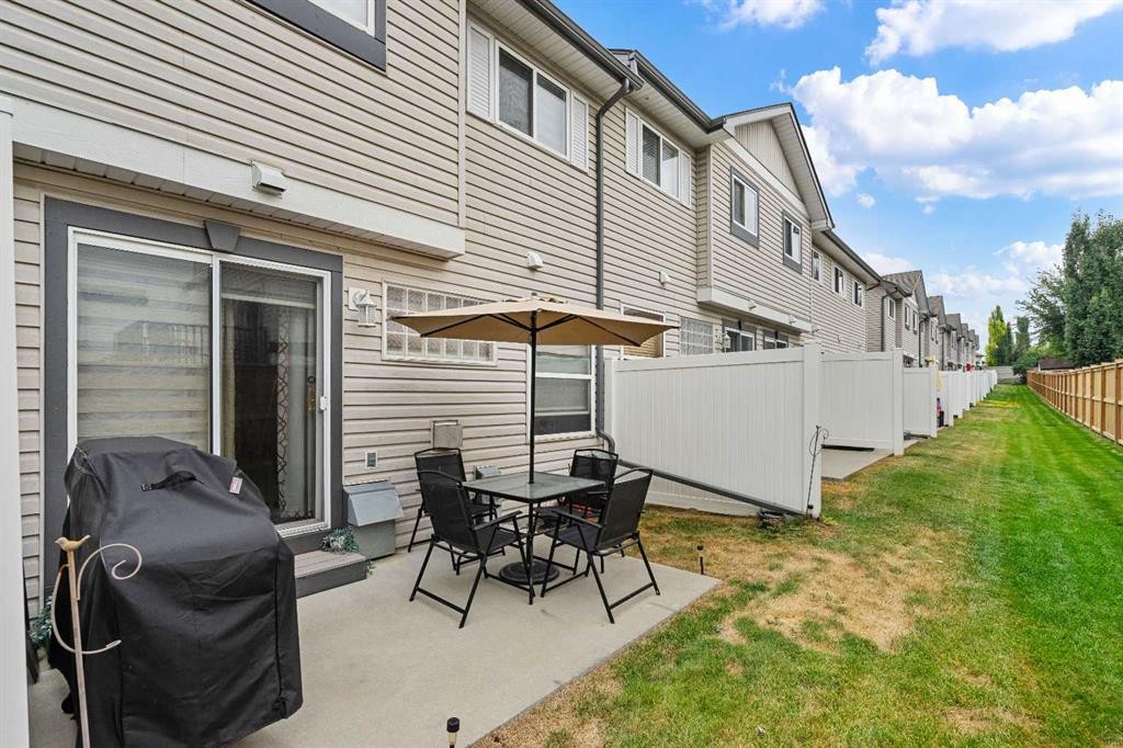 160 Millview Green Sw, Calgary, AB - Outdoor With Exterior