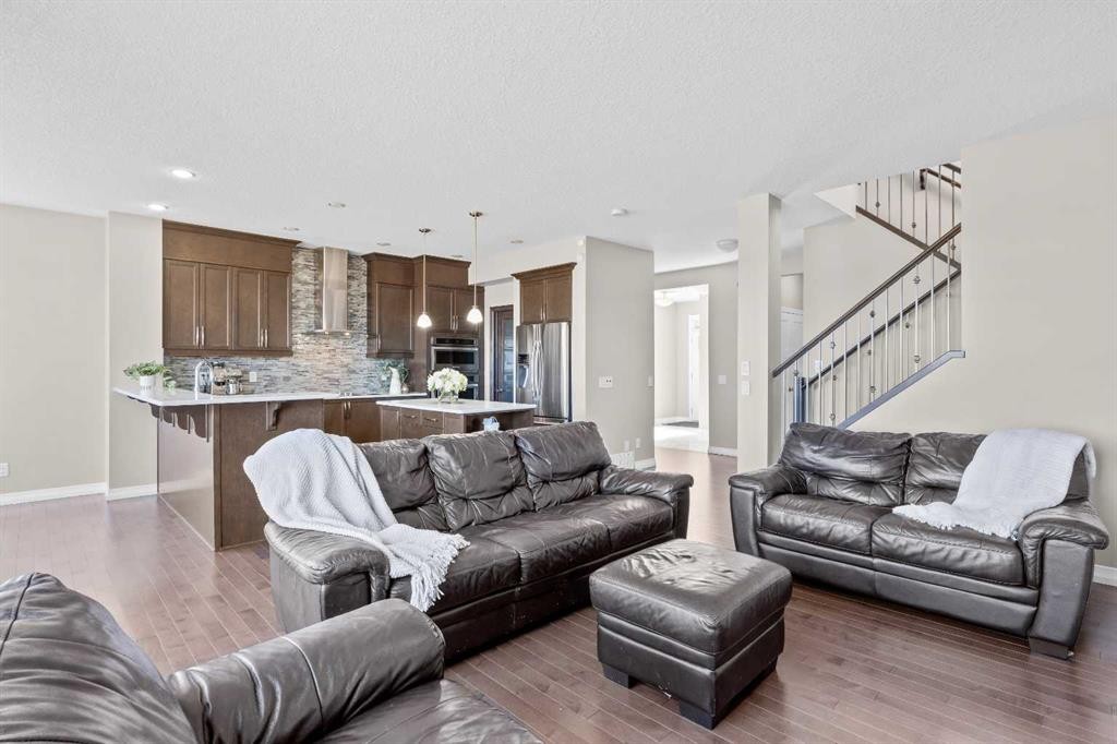 27 Mahogany Crescent Se, Calgary, AB - Indoor Photo Showing Living Room