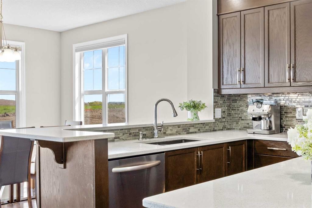 27 Mahogany Crescent Se, Calgary, AB - Indoor Photo Showing Kitchen With Upgraded Kitchen